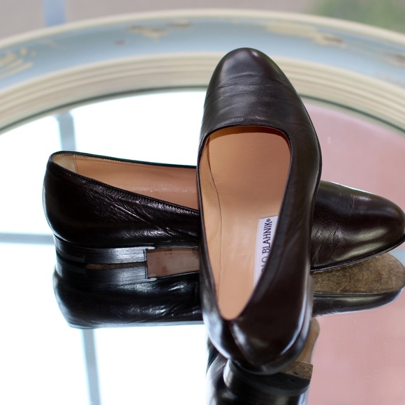 Manolo Blahnik Mahogany Calf Rounded Flat - Picture 5 of 8